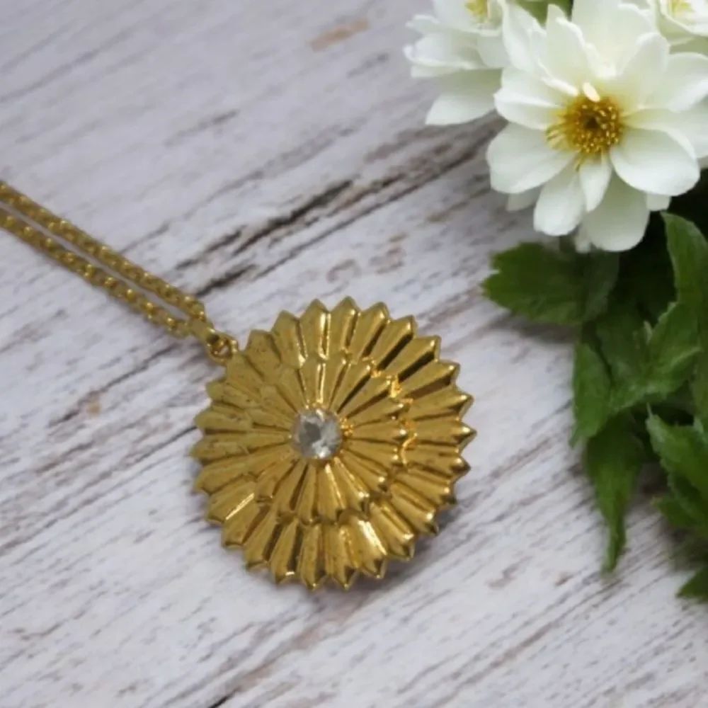 Pendant Necklace Set Floral Druzy and Sunburst Medallion - Picture 6 of 12